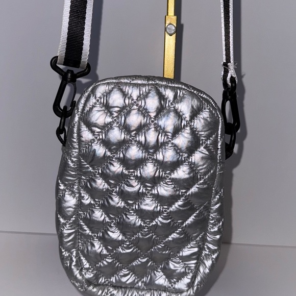Vooray Core Crossbody Bag Quilted Silver unisex - Picture 3 of 10